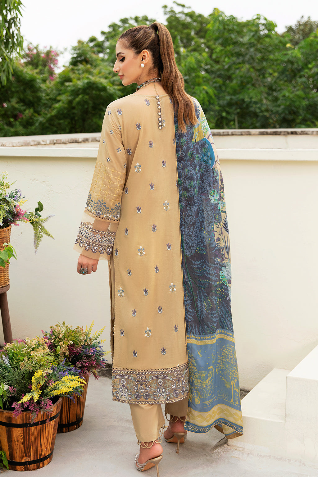 Ramsha | Luxury Lawn 24 | Y-802 - Saira Saqlain