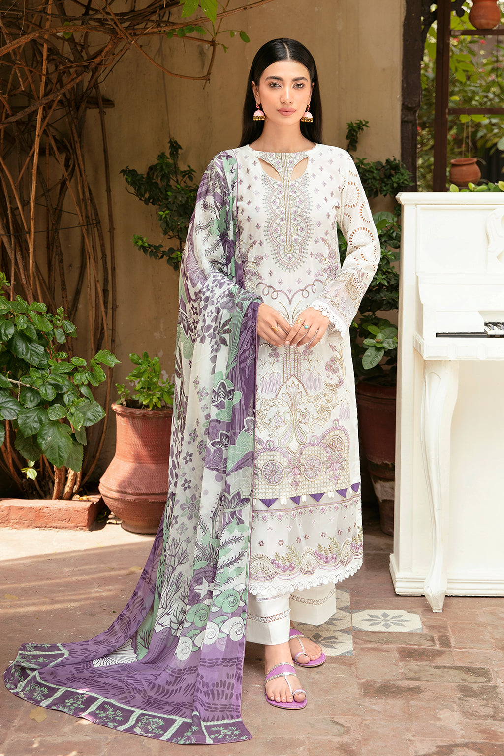 Ramsha | Luxury Lawn 24 | L-809 - Saira Saqlain