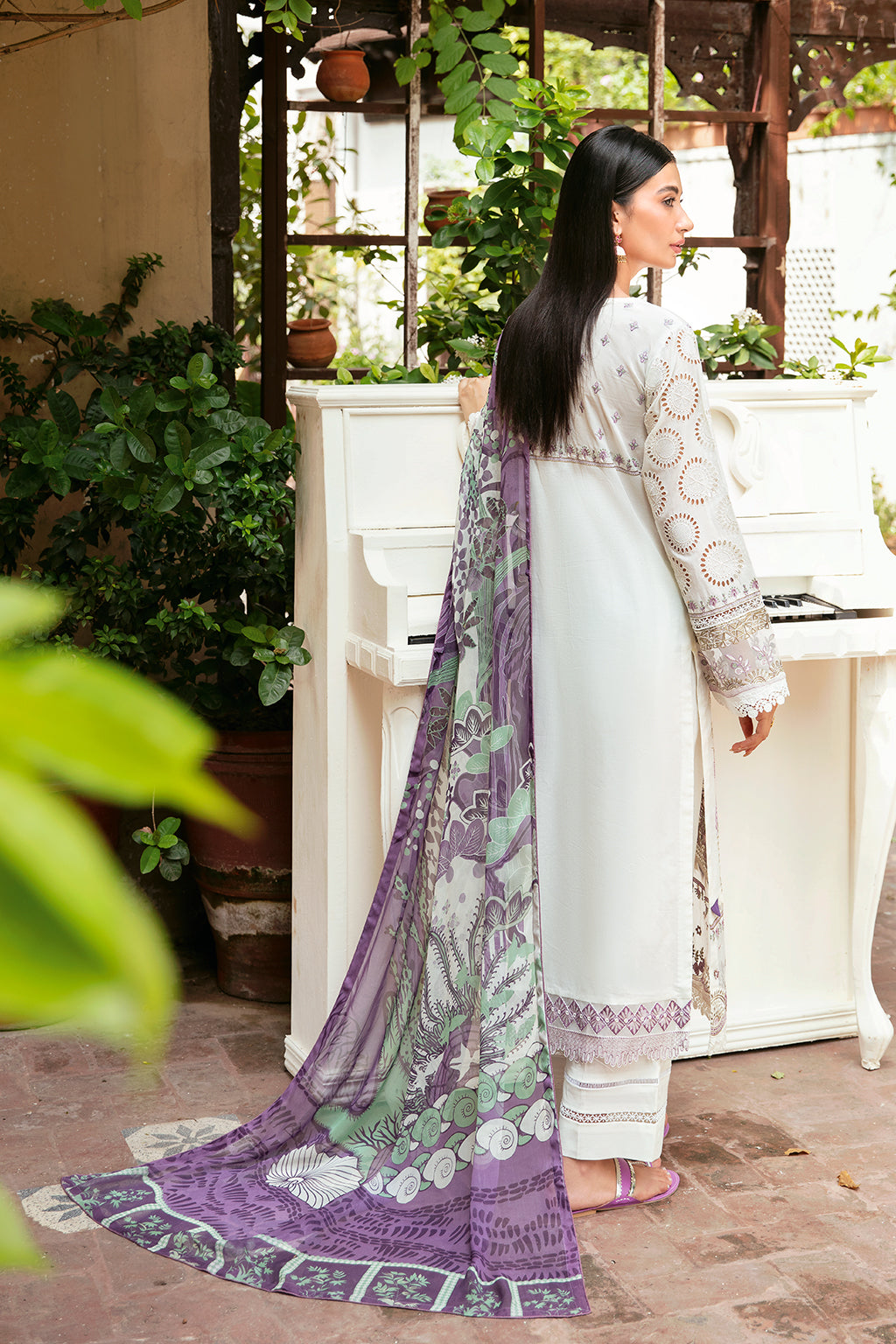 Ramsha | Luxury Lawn 24 | L-809 - Saira Saqlain