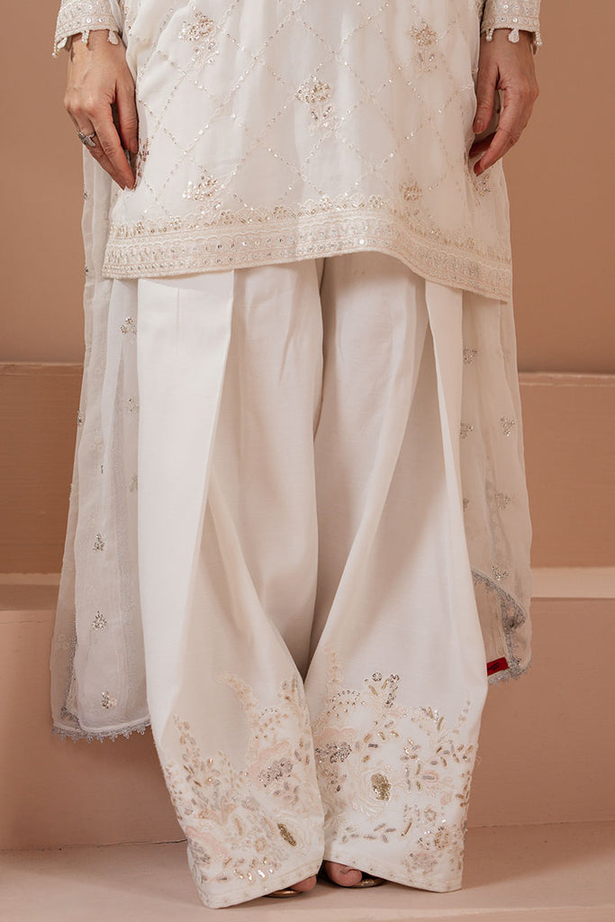 Cross Stitch | Luxe Atelier 25 | ANTIQUE WHITE -   Ladies Clothes -  Saira Saqlain