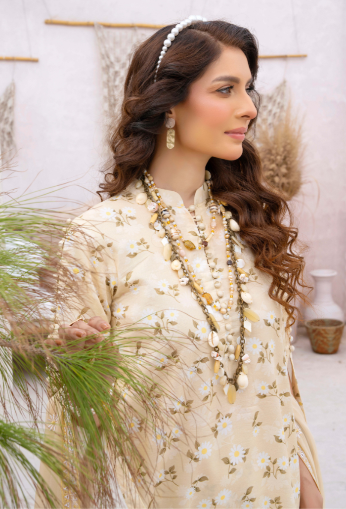 Humdum | Gardenia Lawn 24 | PLG 3 - D010 - Saira Saqlain