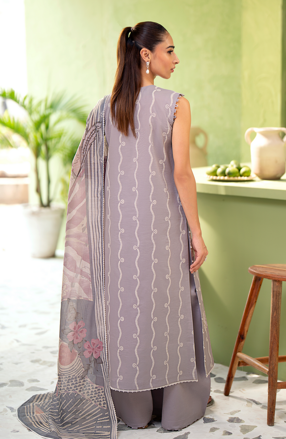 Seran | Artisan Lawn 25 | GRIS - Saira Saqlain