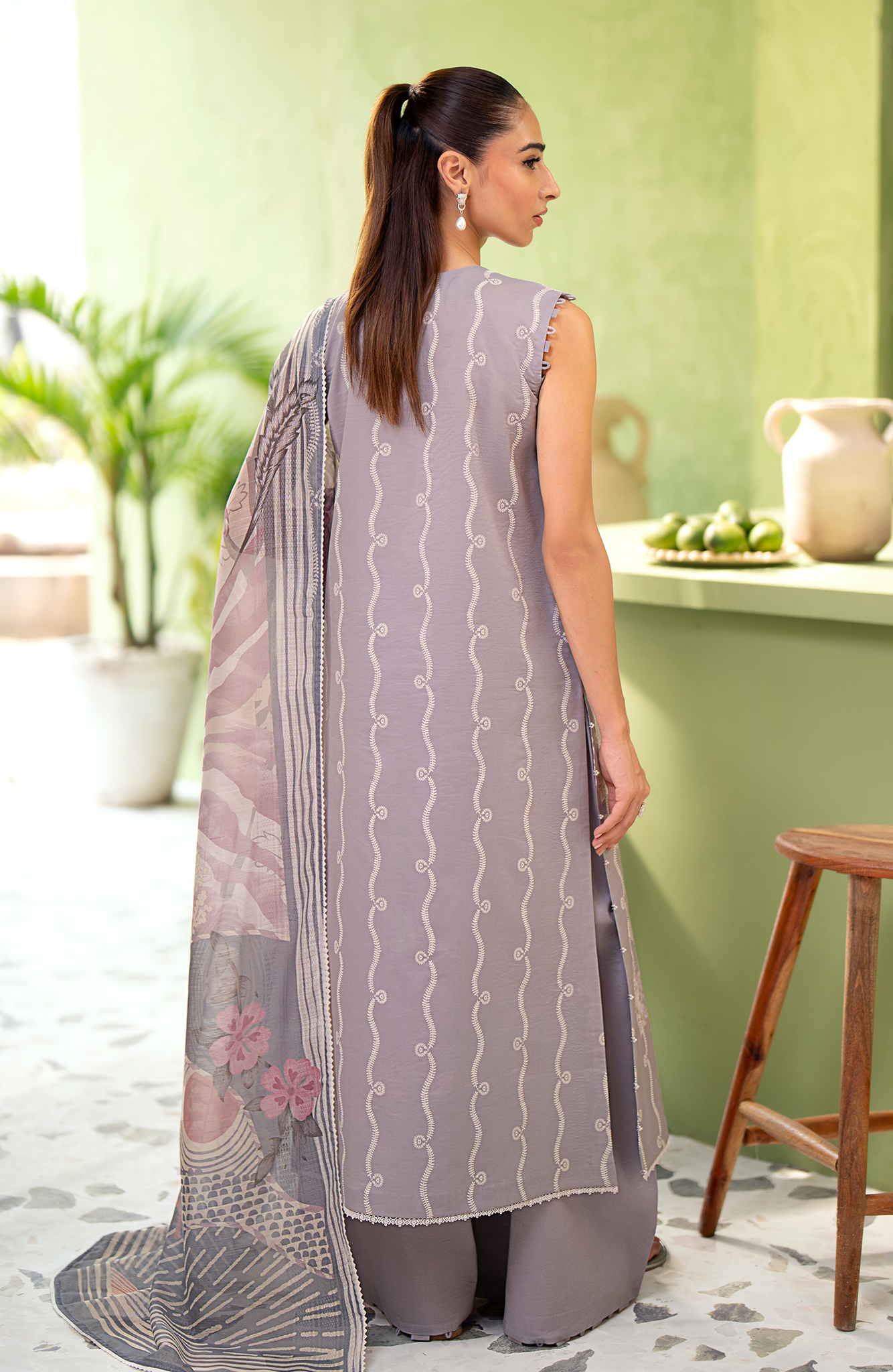 Seran | Artisan Lawn 25 | GRIS - Saira Saqlain