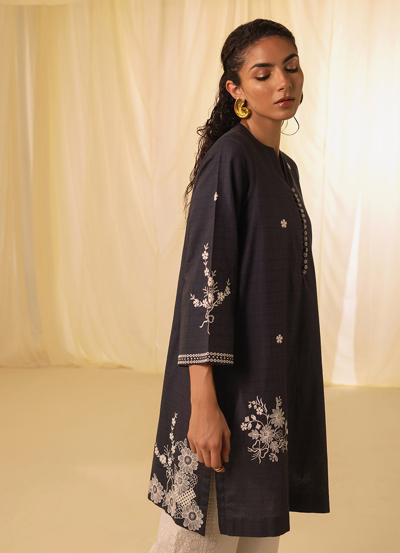 Image | Spring Basics 25 | IJSE-214055-12500 -   Ladies Clothes -  Saira Saqlain