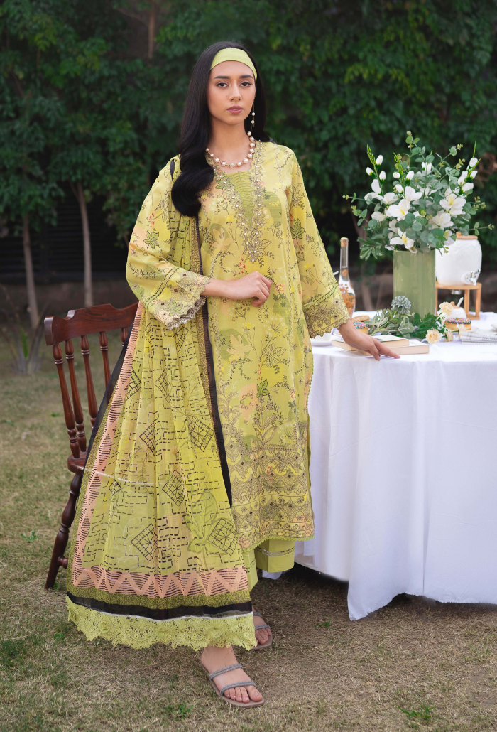 Humdum | Gardenia Lawn 24 | Printkari Lawn PLG 09 - Saira Saqlain