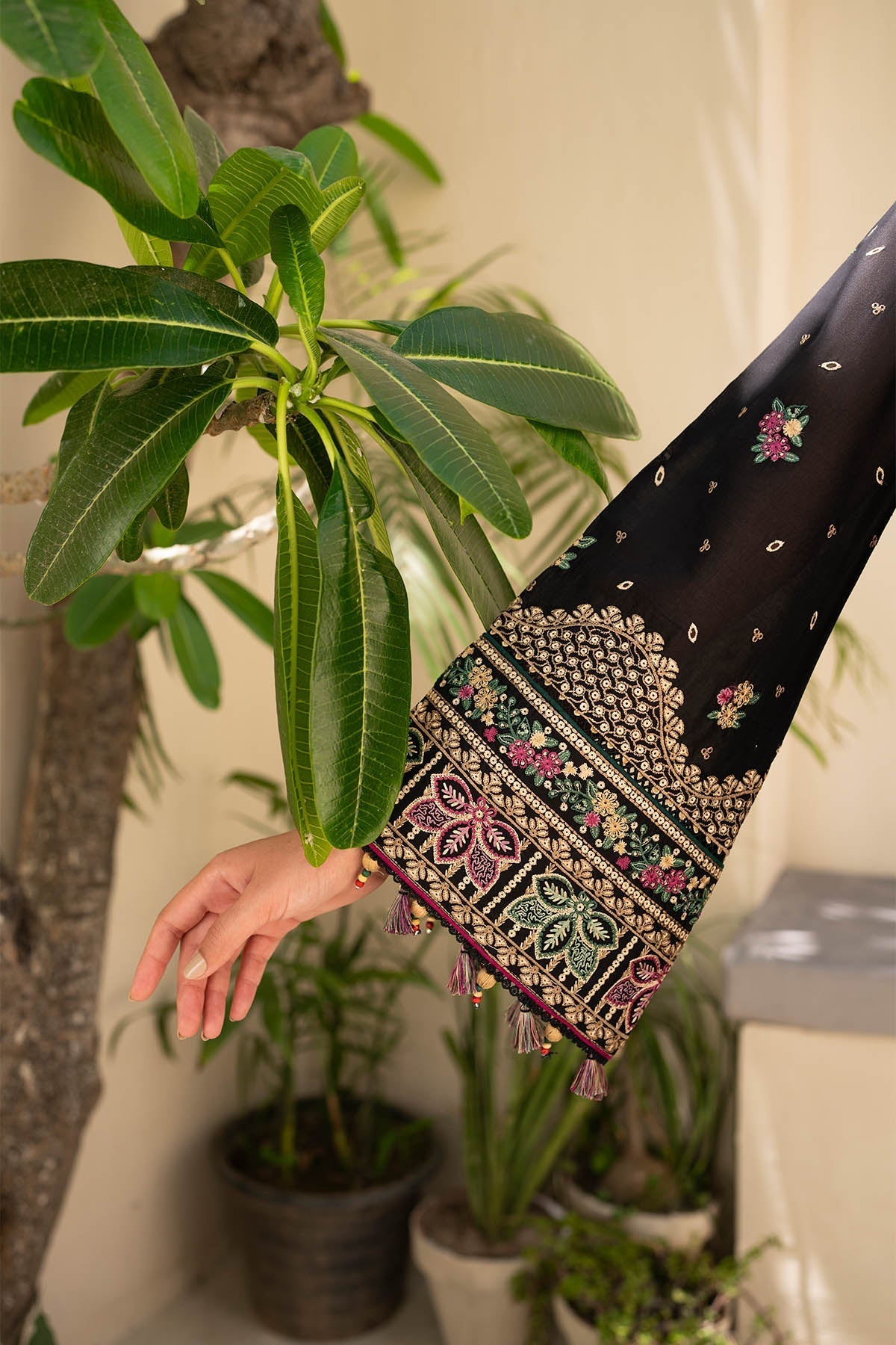Jazmin | Irish Lawn SS 24 | D4 - Saira Saqlain