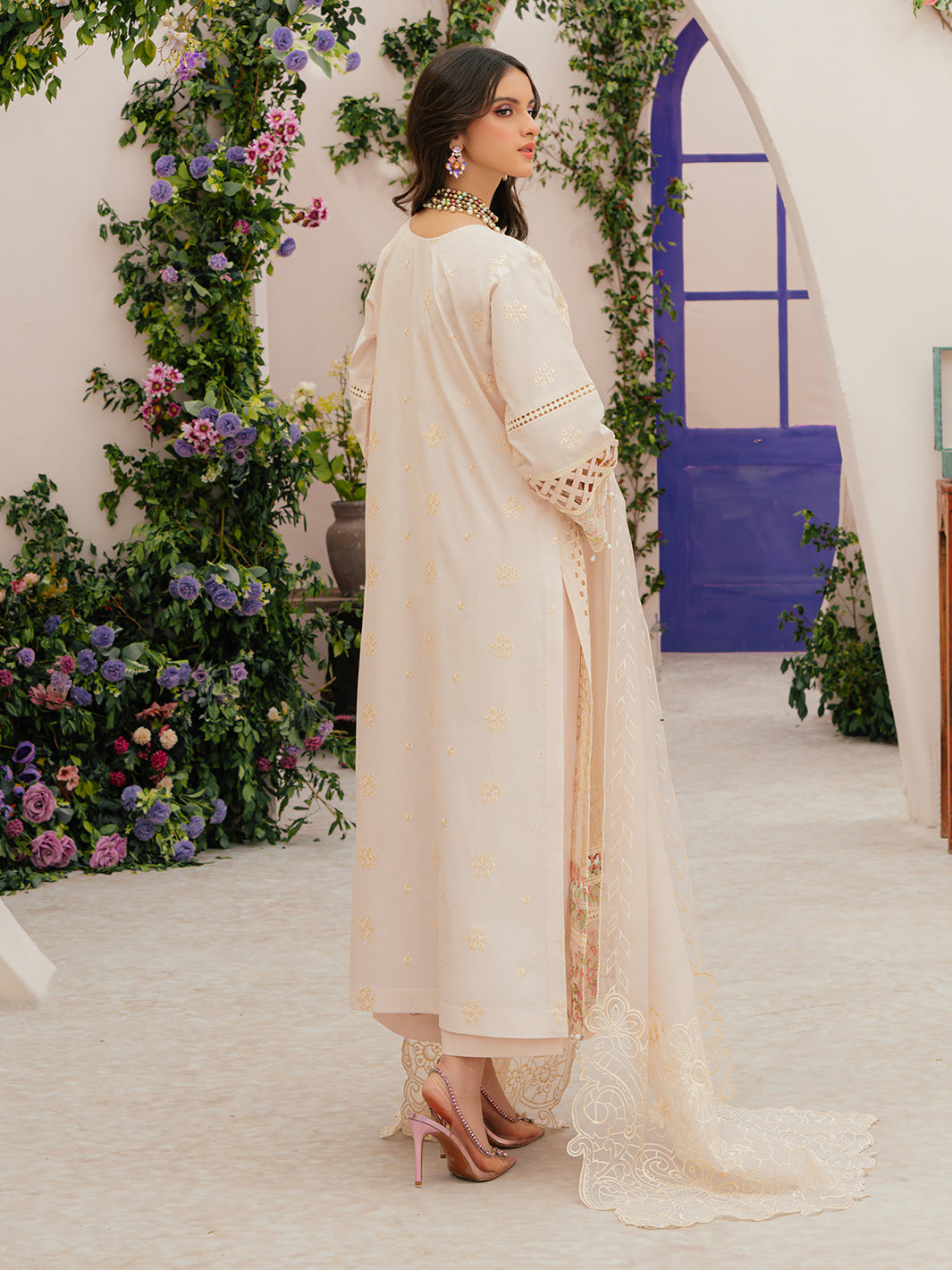 Mahnur | Allenura Luxury Lawn 24 | ALLORA - Saira Saqlain