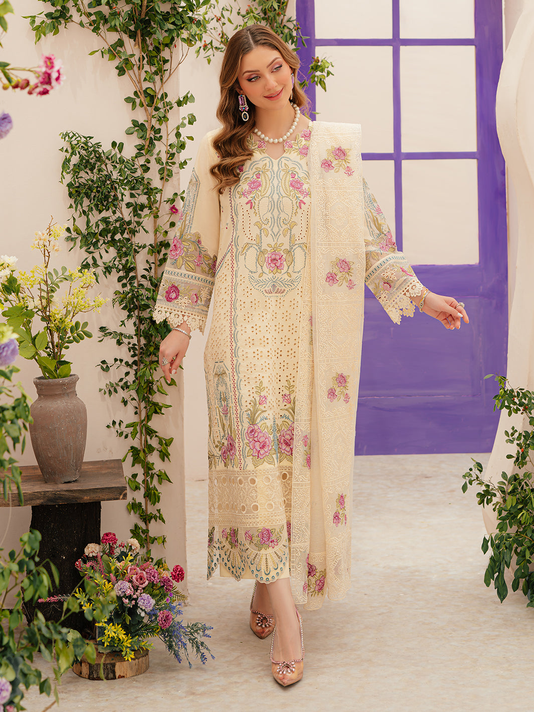 Mahnur | Allenura Luxury Lawn 24 | AMOUR - Saira Saqlain