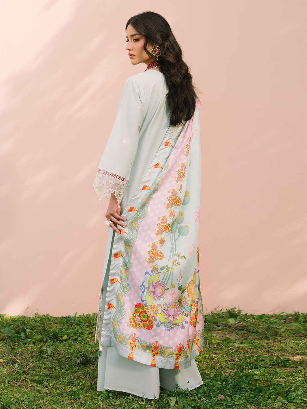 Mahnur | Dahlia Luxury Lawn 25 | Advina -   Ladies Clothes -  Saira Saqlain