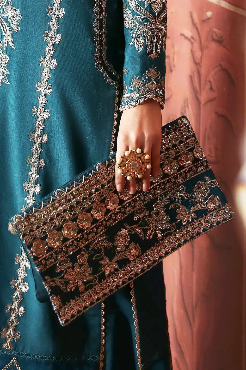 Afrozeh | Divani Silk Edit 23 | Kaira - Saira Saqlain