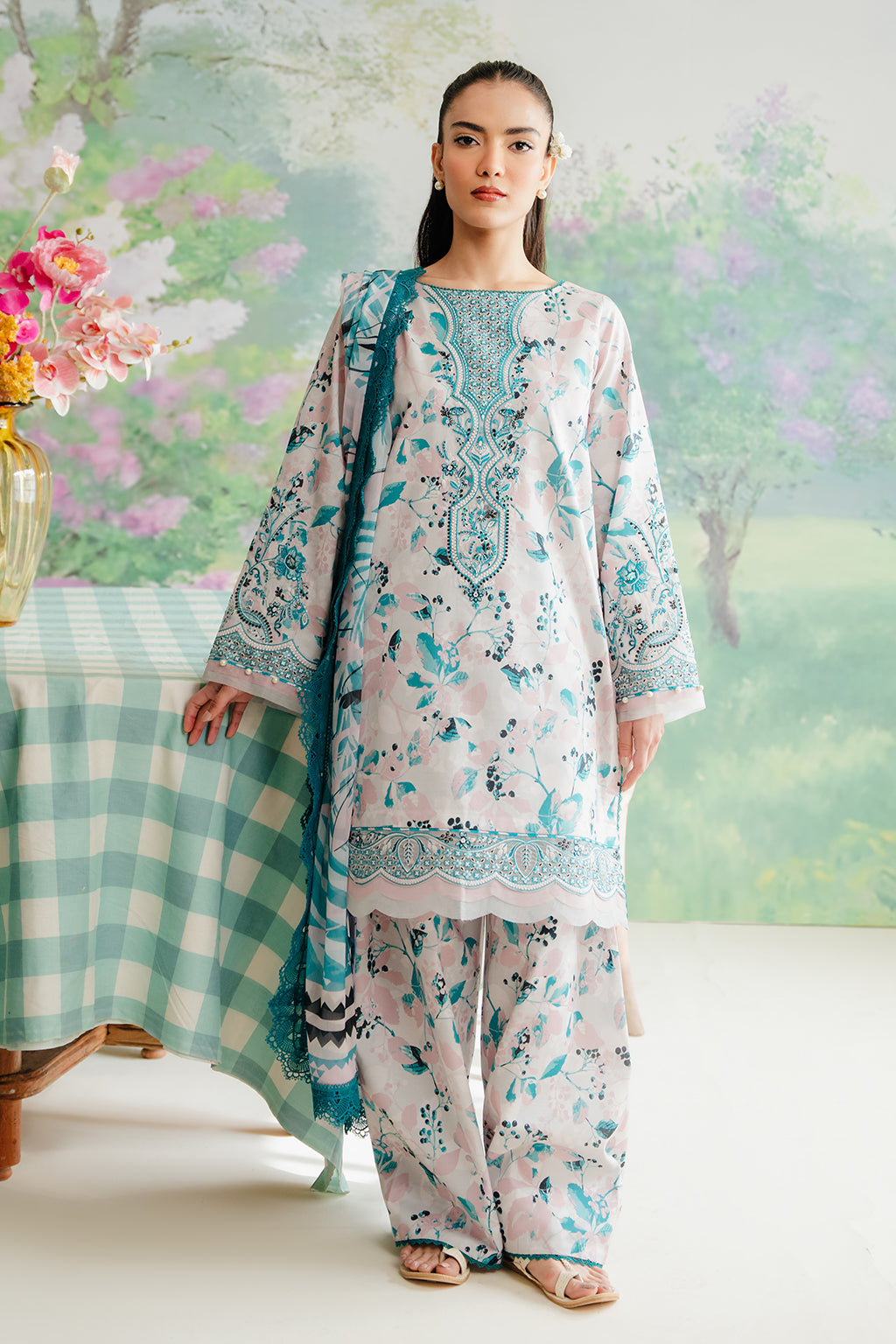 Afrozeh | The Floral Charm | Cashmere - Saira Saqlain