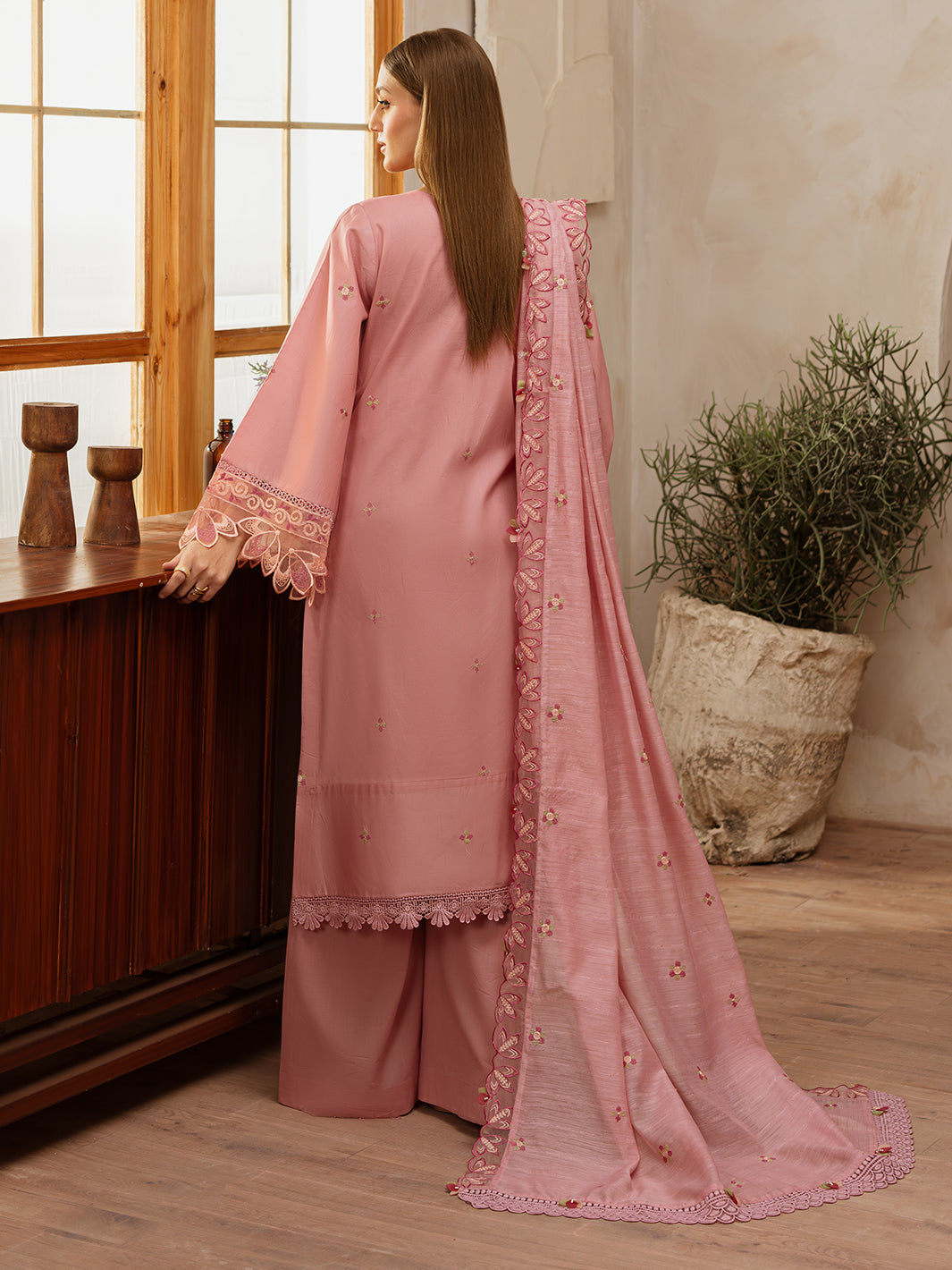 Mahnur | Florence Luxury Lawn 25 | AZMEY -   Ladies Clothes -  Saira Saqlain