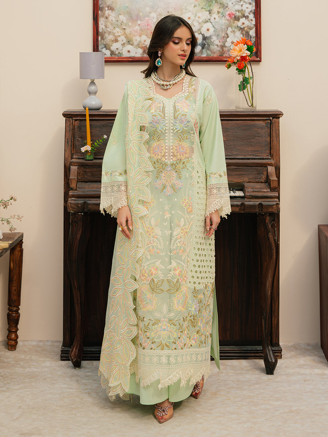 Mahnur | Allenura Luxury Lawn 24 | CAROLINE - Saira Saqlain