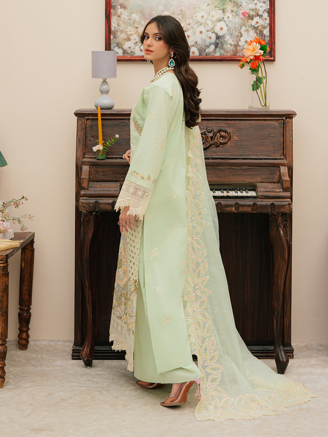 Mahnur | Allenura Luxury Lawn 24 | CAROLINE - Saira Saqlain