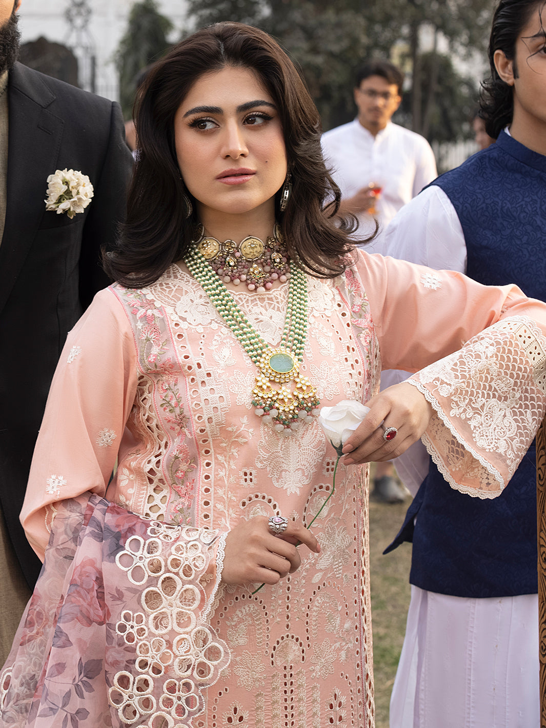Mahnur | Mahrukh Luxury Lawn 24 | DAISY - Saira Saqlain