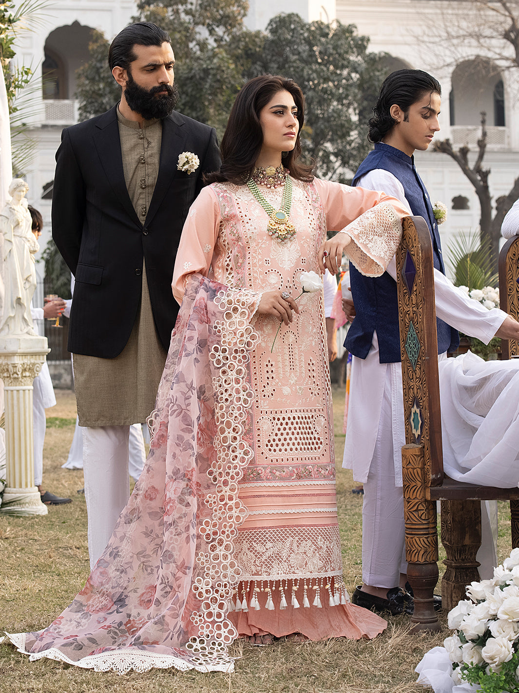 Mahnur | Mahrukh Luxury Lawn 24 | DAISY - Saira Saqlain