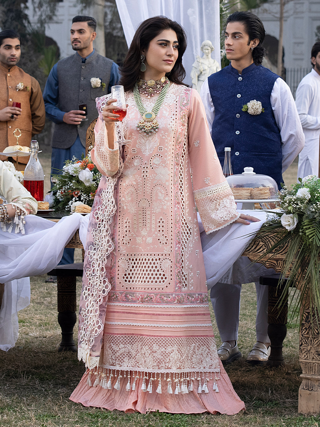 Mahnur | Mahrukh Luxury Lawn 24 | DAISY - Saira Saqlain