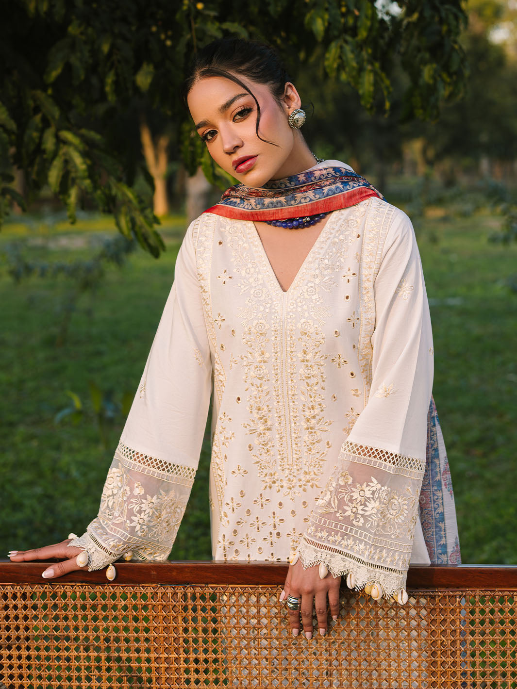 Mahnur | Dahlia Luxury Lawn 25 | Gia -   Ladies Clothes -  Saira Saqlain