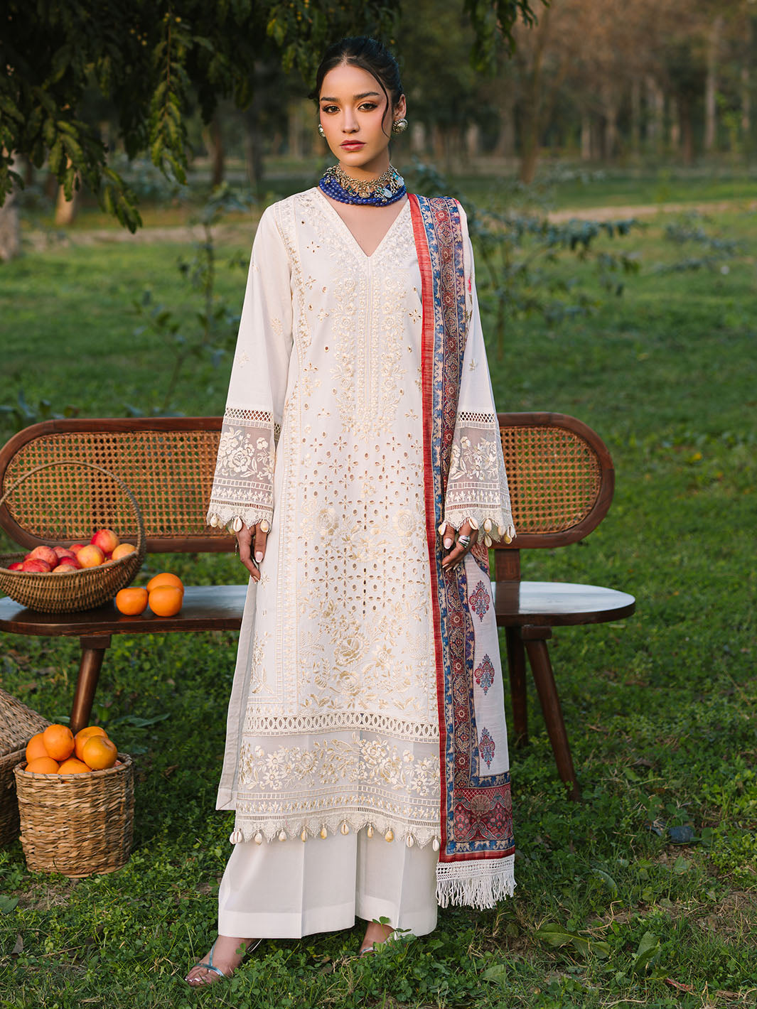 Mahnur | Dahlia Luxury Lawn 25 | Gia -   Ladies Clothes -  Saira Saqlain