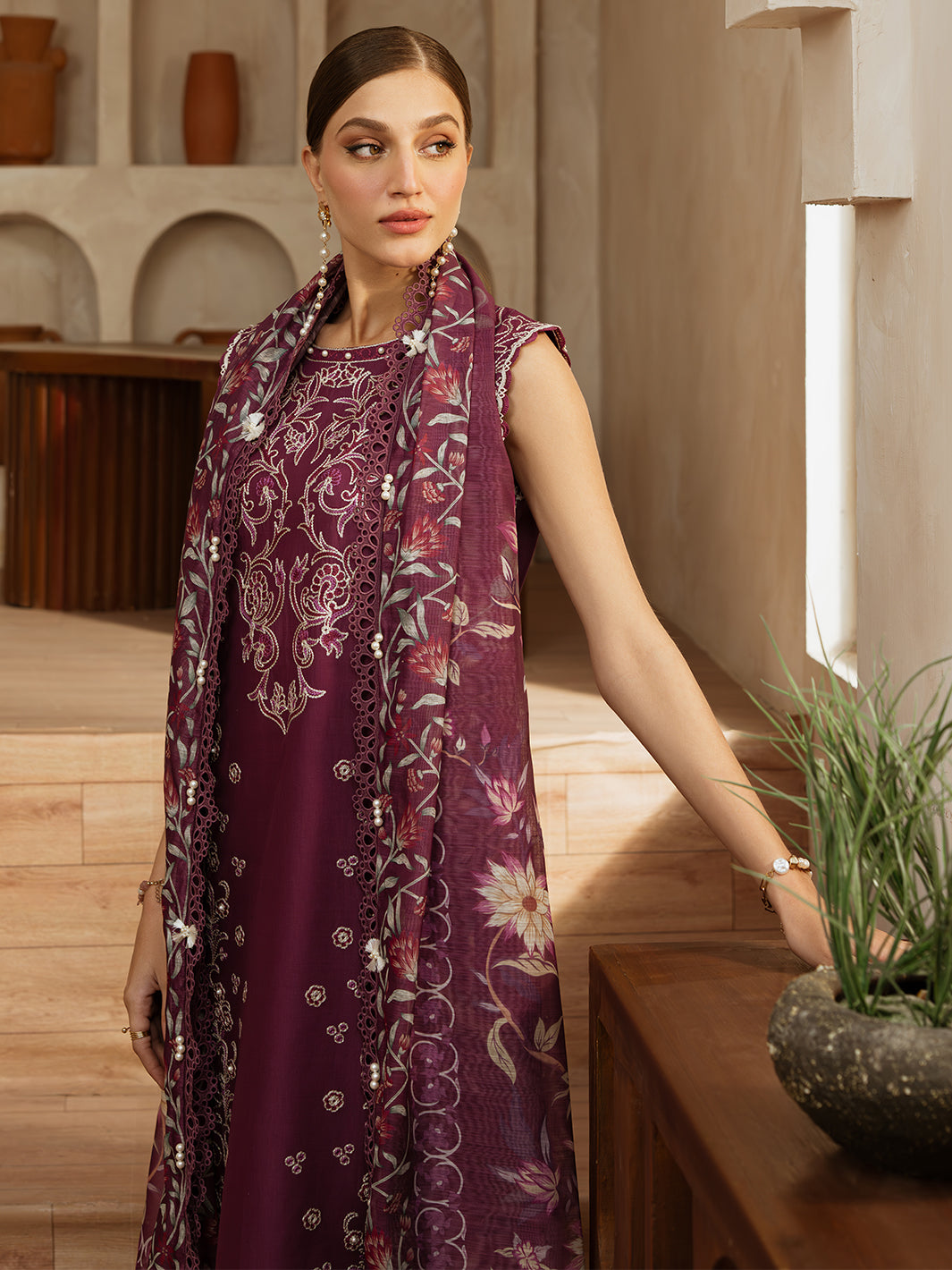 Mahnur | Florence Luxury Lawn 25 | IZNA -   Ladies Clothes -  Saira Saqlain