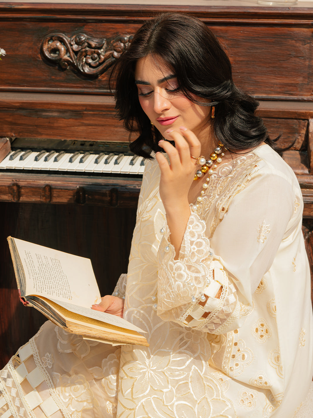 Mahnur | Allenura Luxury Lawn 24 | LUMINARY - Saira Saqlain