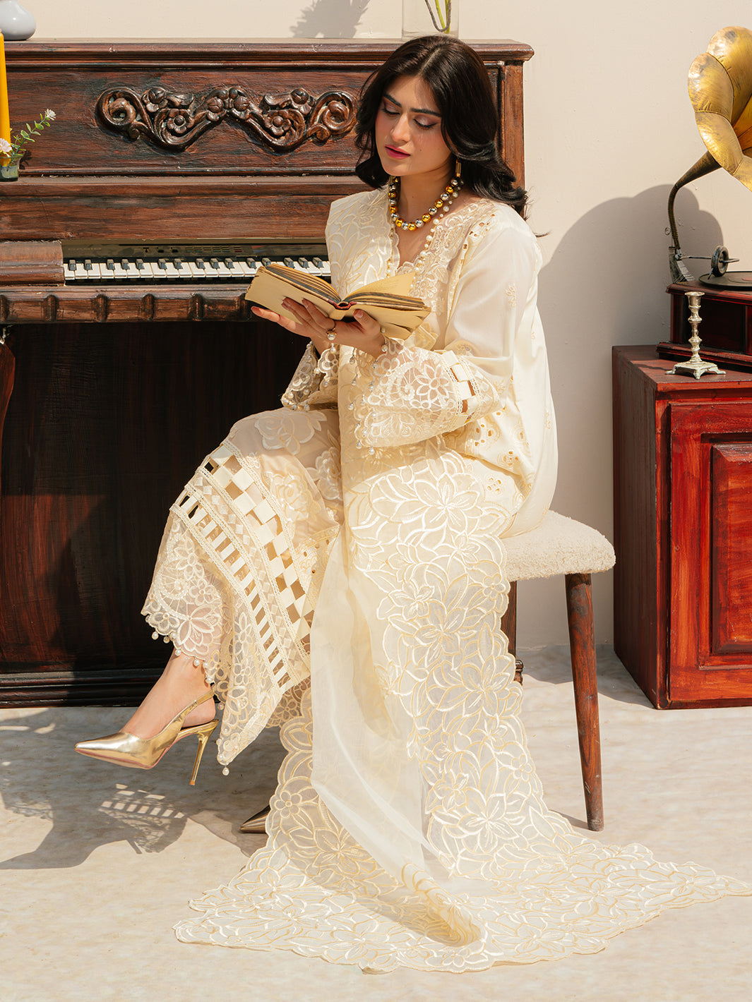 Mahnur | Allenura Luxury Lawn 24 | LUMINARY - Saira Saqlain
