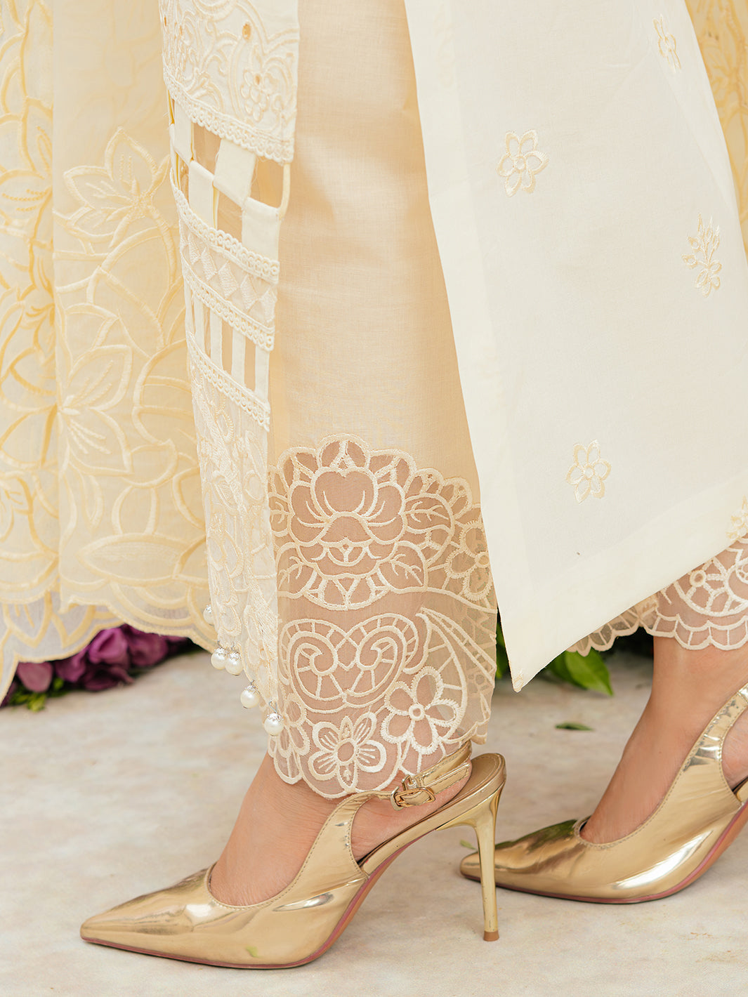 Mahnur | Allenura Luxury Lawn 24 | LUMINARY - Saira Saqlain