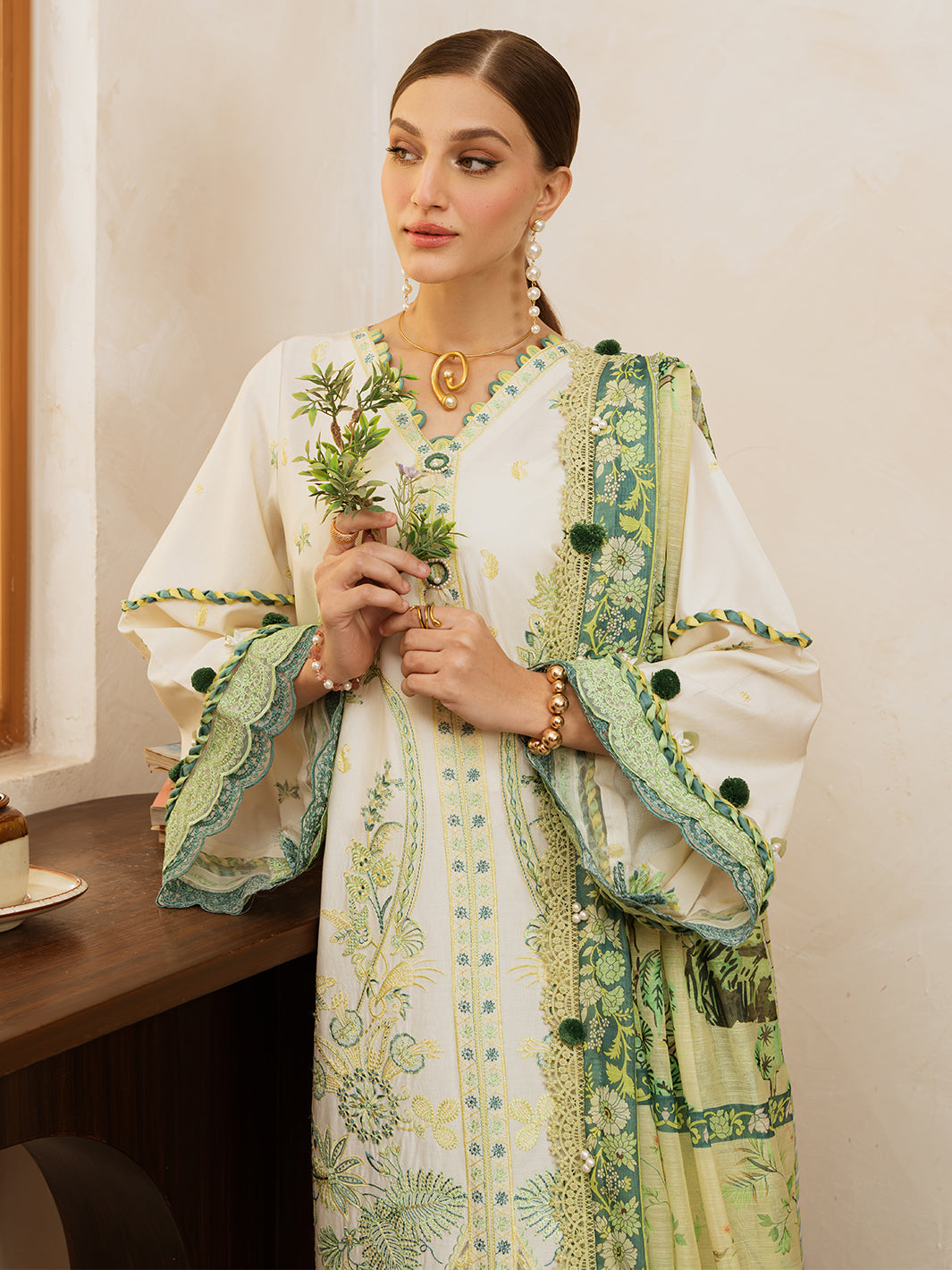 Mahnur | Florence Luxury Lawn 25 | MAHGUL -   Ladies Clothes -  Saira Saqlain
