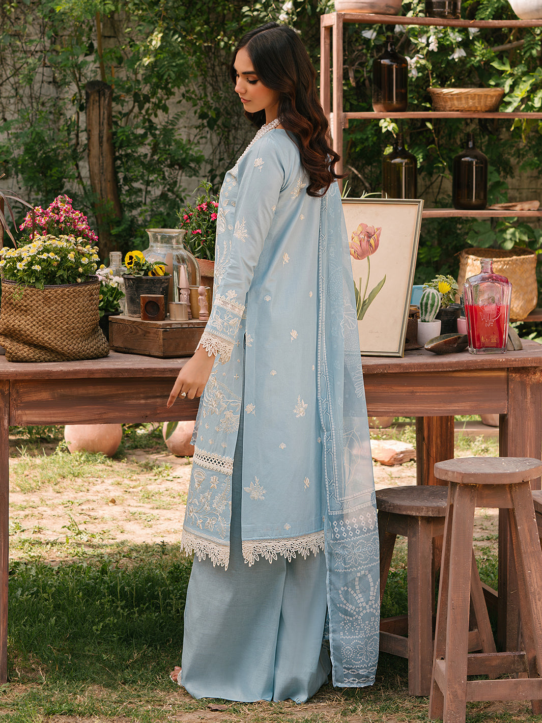 Mahnur | Masakali Luxury Lawn 24 | MK 02 - A - Saira Saqlain
