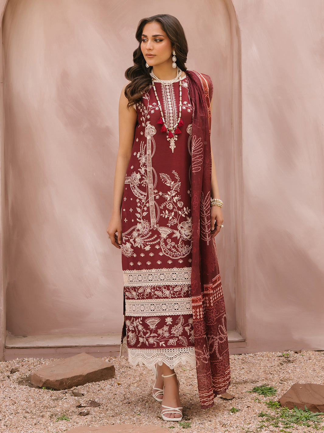Mahnur | Masakali Luxury Lawn 24 | MK 02 - B - Saira Saqlain
