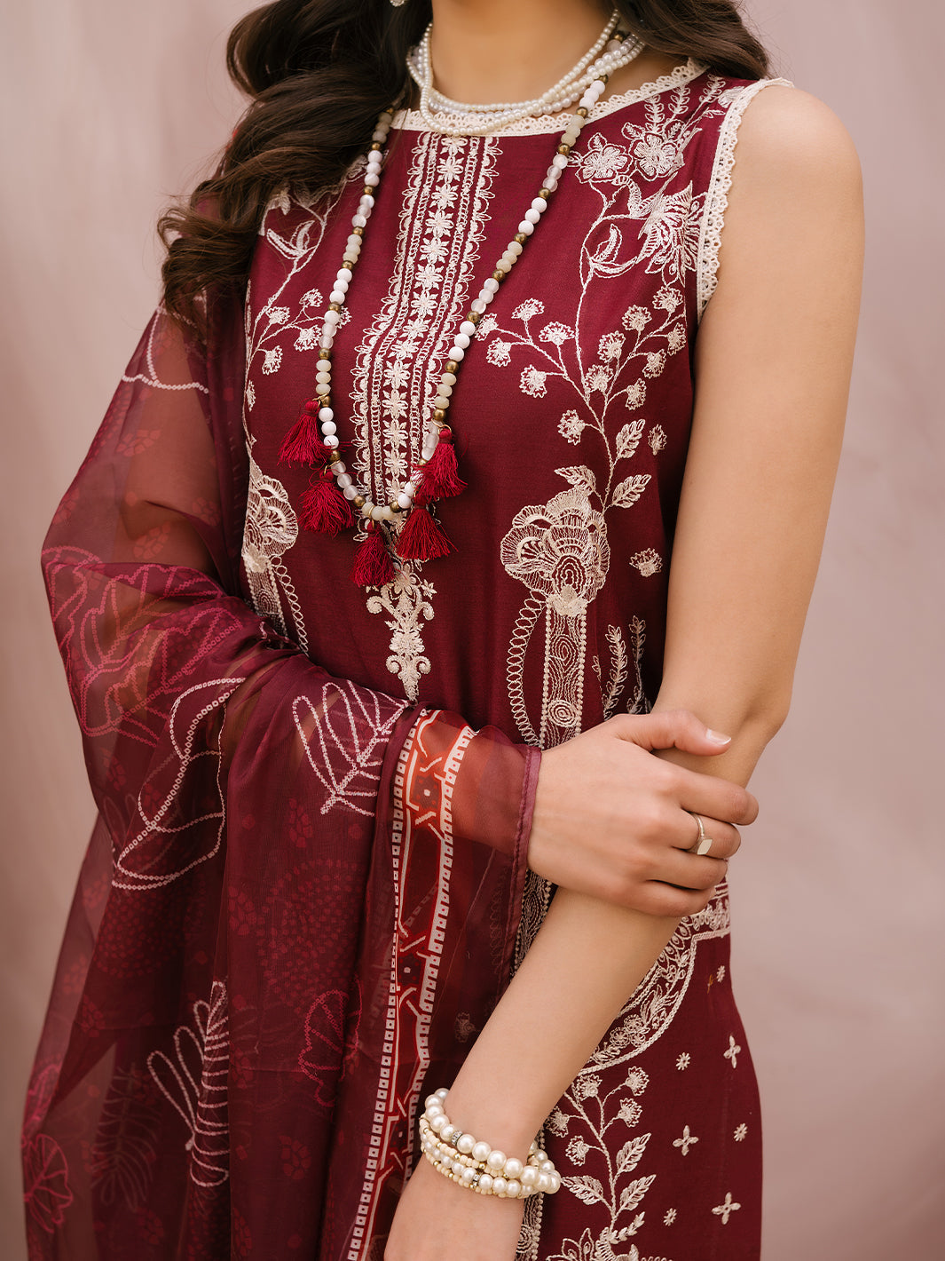 Mahnur | Masakali Luxury Lawn 24 | MK 02 - B - Saira Saqlain