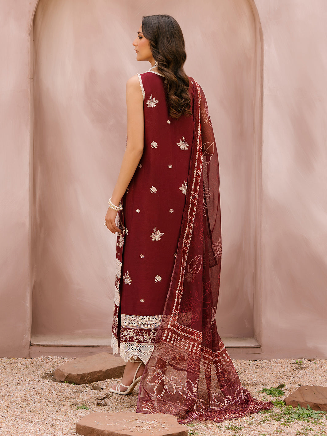 Mahnur | Masakali Luxury Lawn 24 | MK 02 - B - Saira Saqlain