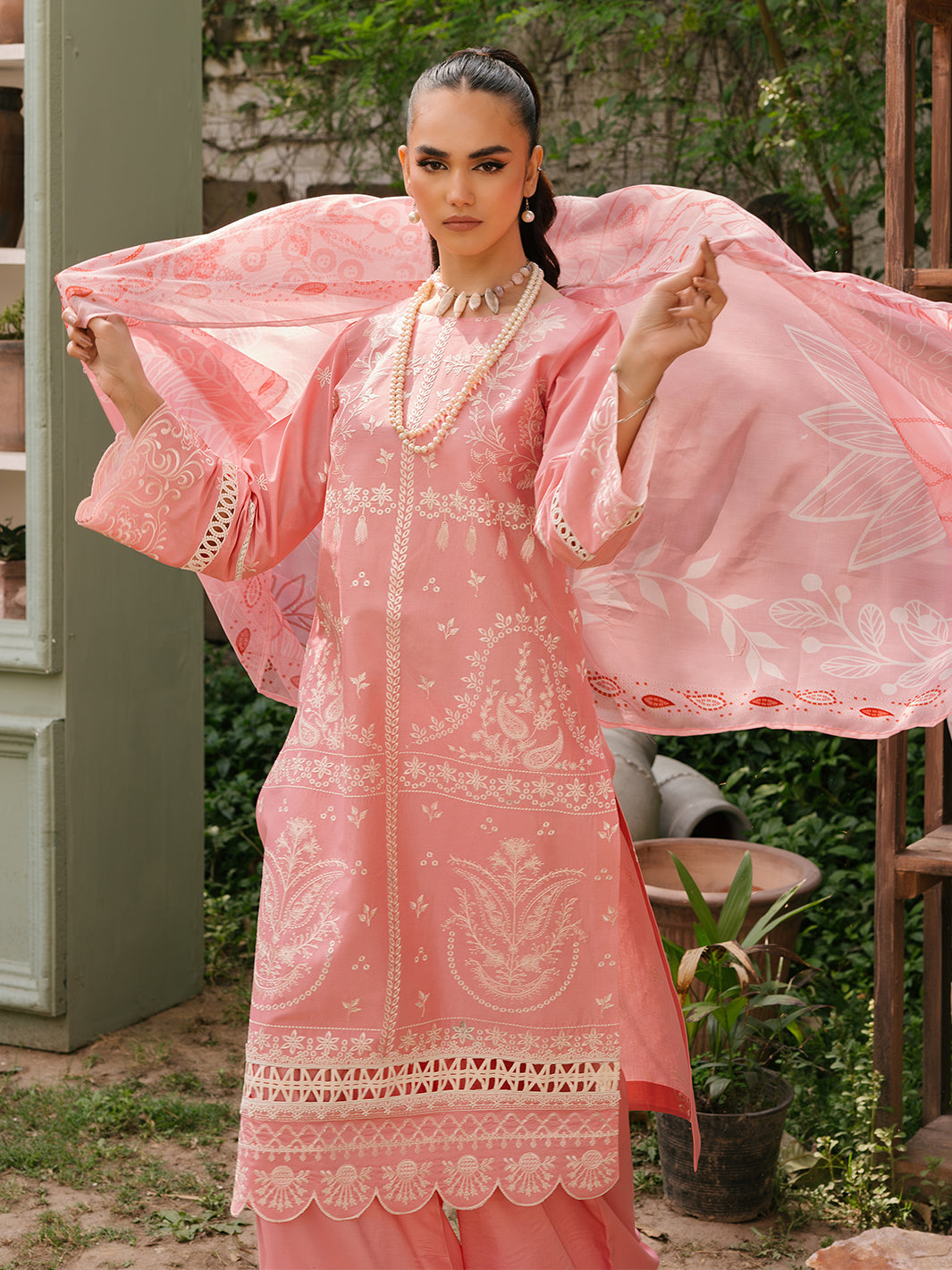 Mahnur | Masakali Luxury Lawn 24 | MK 03 - A - Saira Saqlain