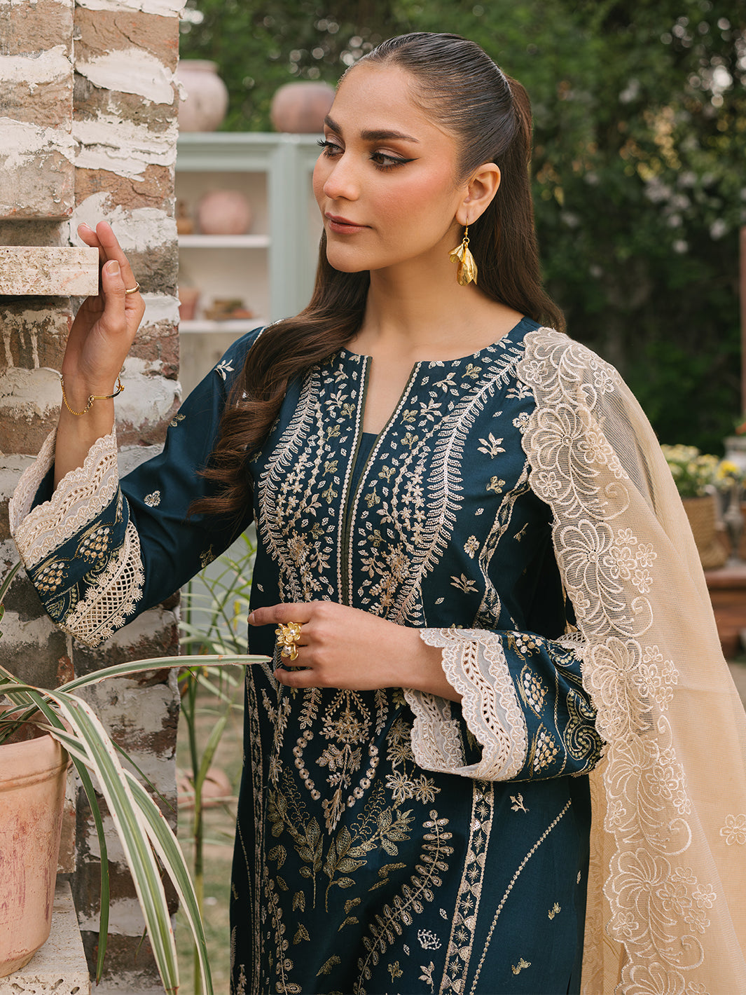 Mahnur | Masakali Luxury Lawn 24 | MK 01 - A - Saira Saqlain