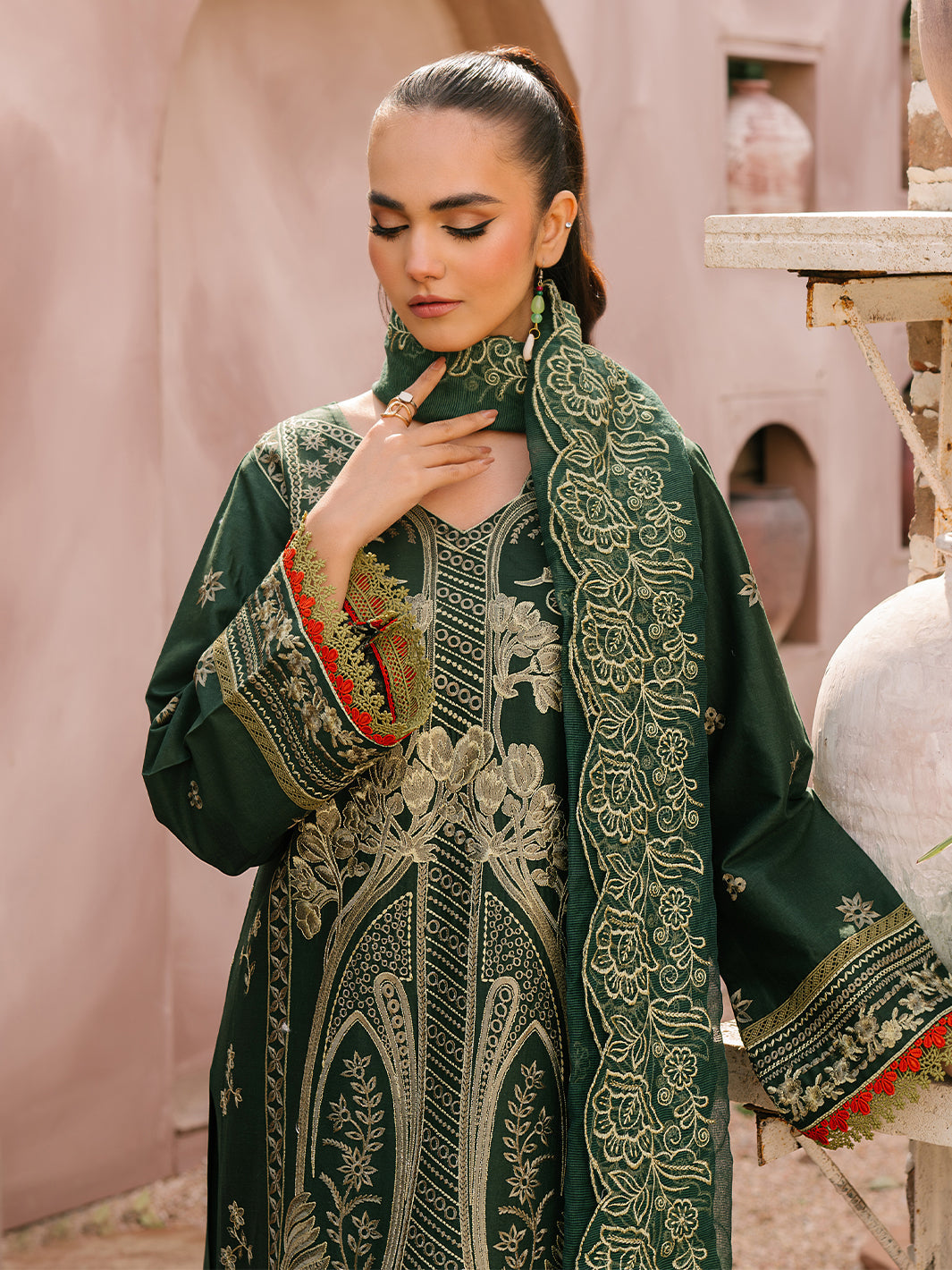 Mahnur | Masakali Luxury Lawn 24 | MK 04 - B - Saira Saqlain