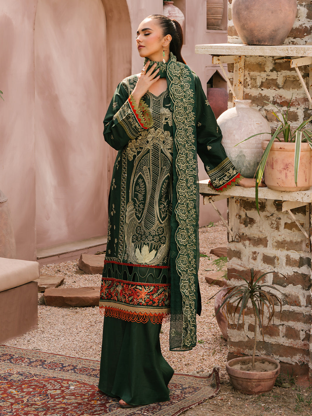 Mahnur | Masakali Luxury Lawn 24 | MK 04 - B - Saira Saqlain