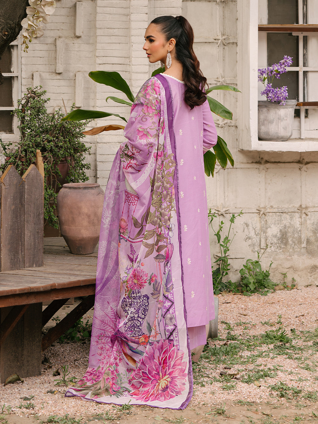 Mahnur | Masakali Luxury Lawn 24 | MK 05 - B - Saira Saqlain