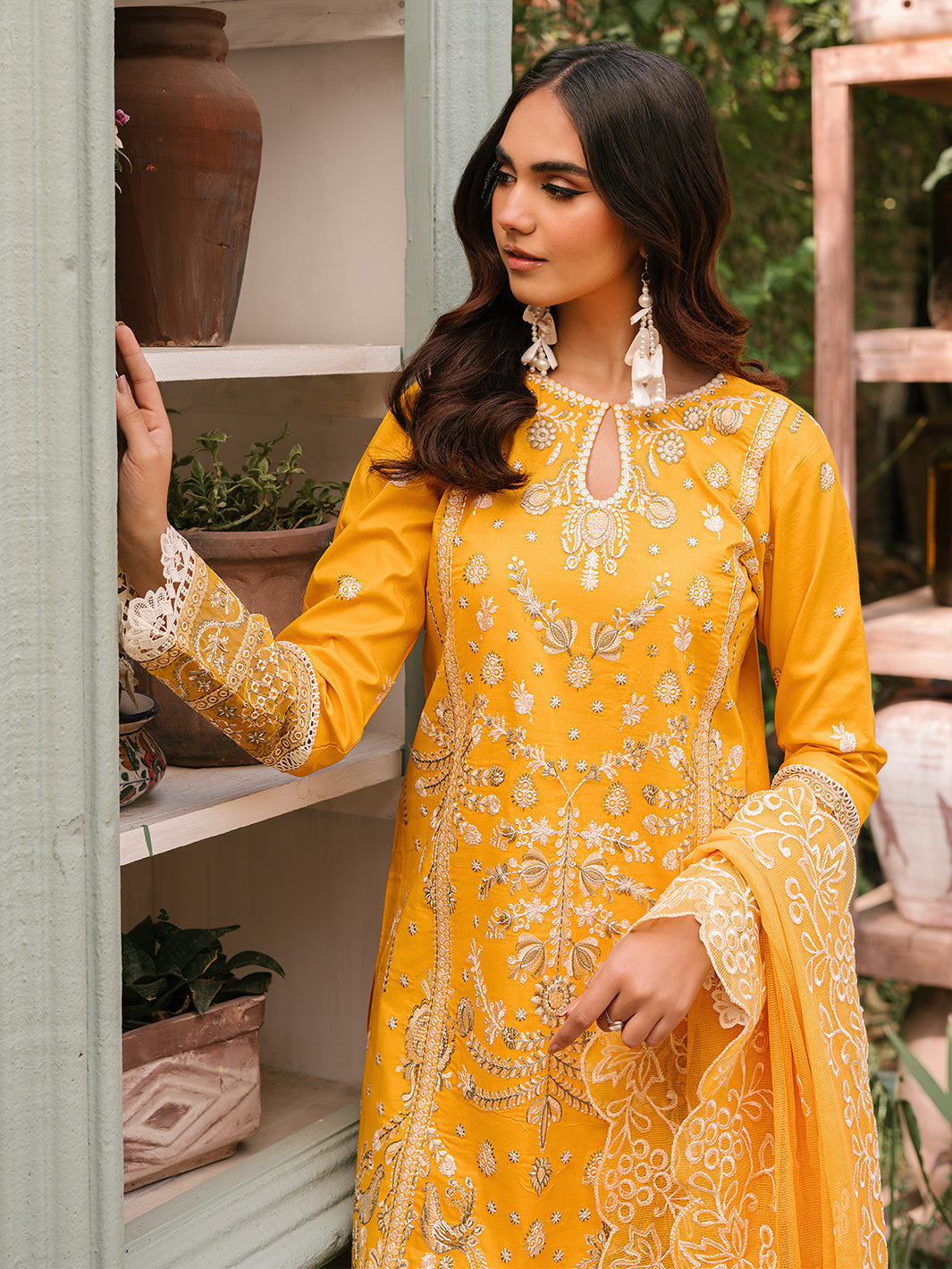 Mahnur | Masakali Luxury Lawn 24 | MK 06 - A - Saira Saqlain