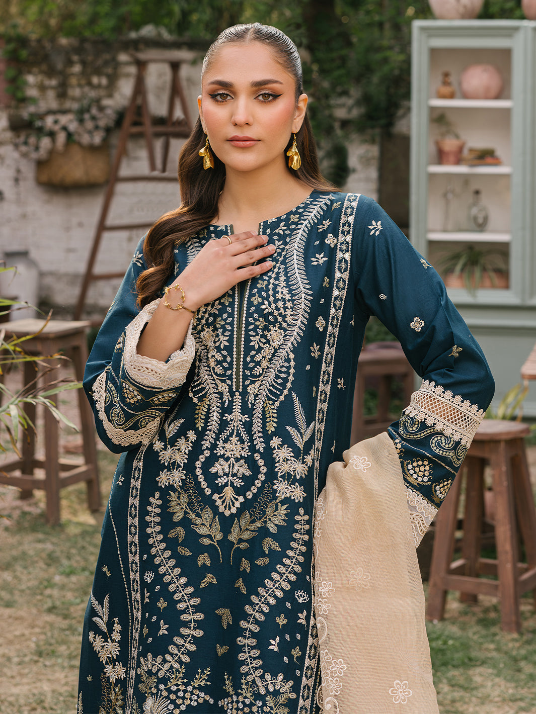 Mahnur | Masakali Luxury Lawn 24 | MK 01 - A - Saira Saqlain