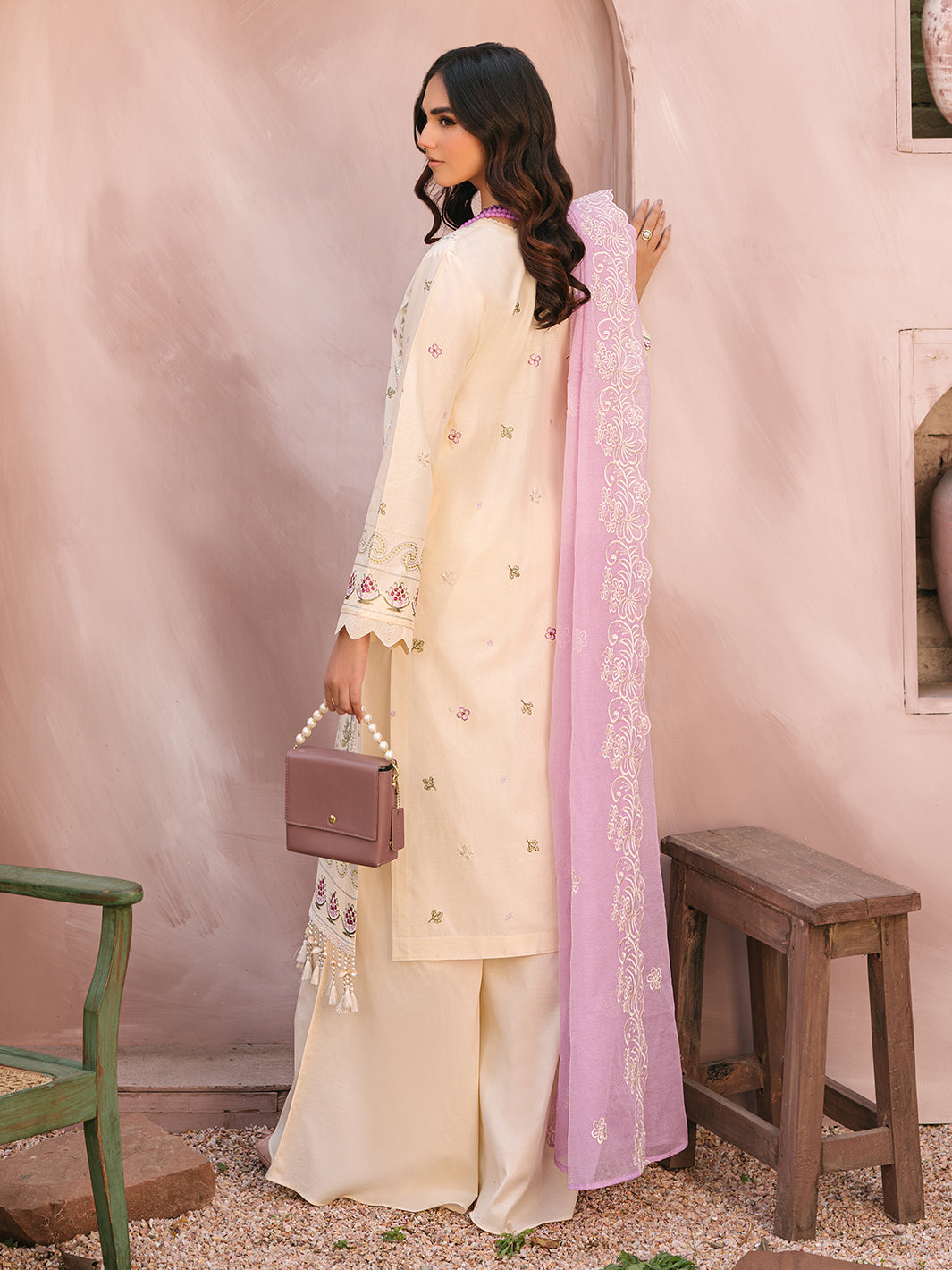 Mahnur | Masakali Luxury Lawn 24 | MK 01 - B - Saira Saqlain