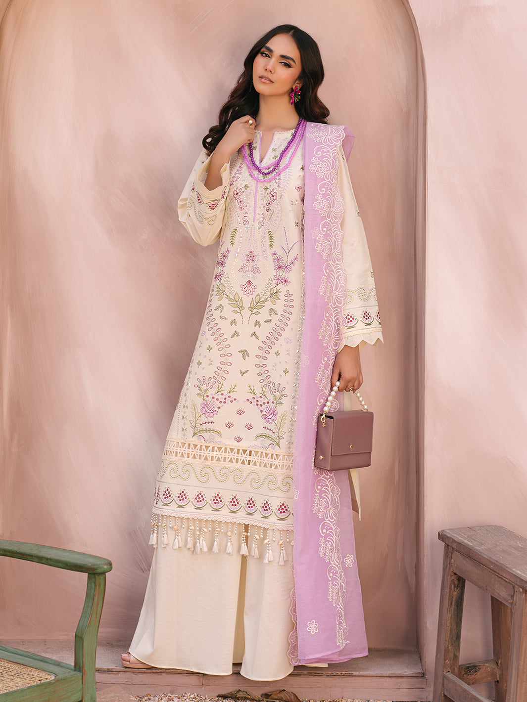 Mahnur | Masakali Luxury Lawn 24 | MK 01 - B - Saira Saqlain