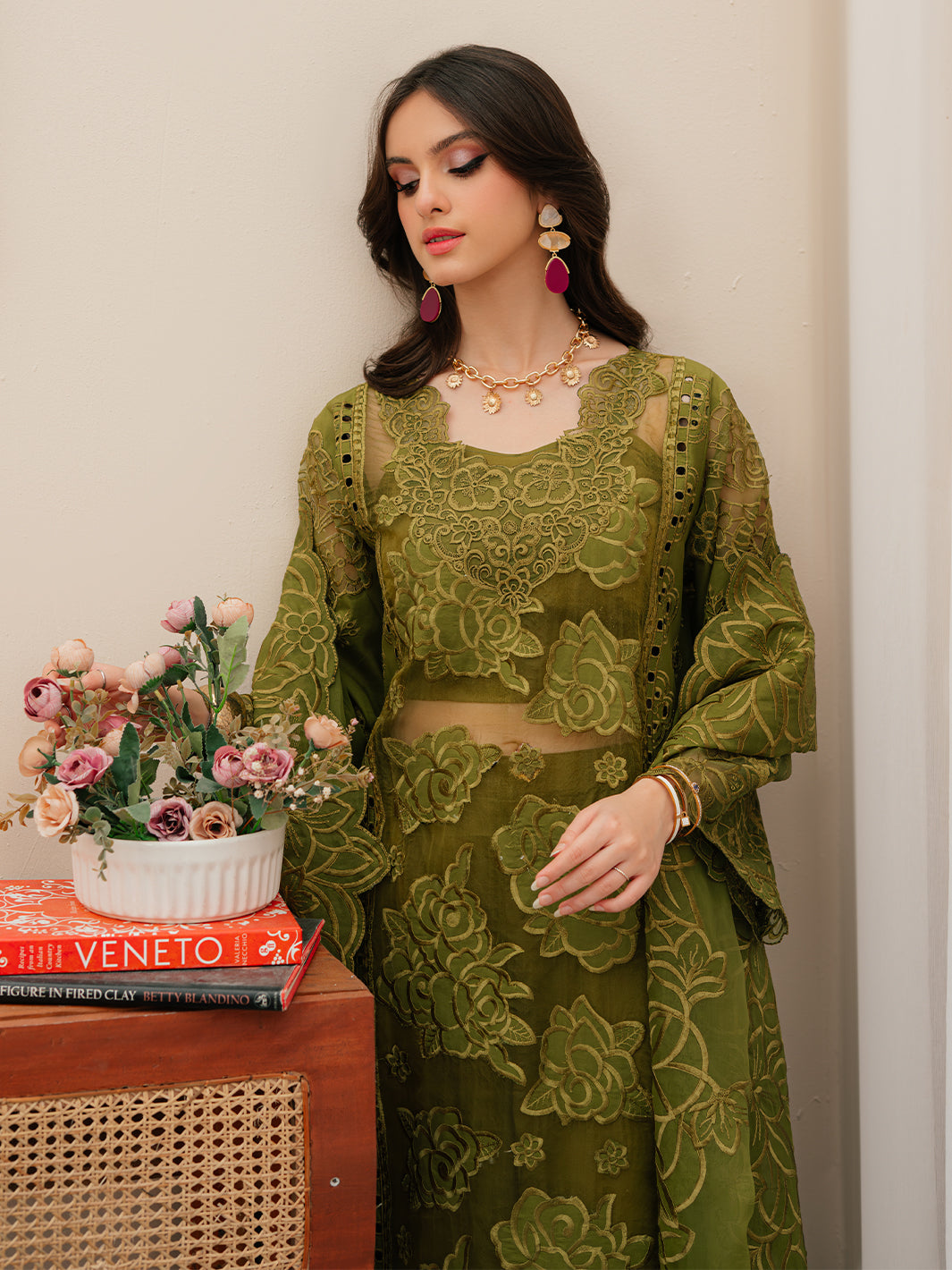 Mahnur | Allenura Luxury Lawn 24 | REVERIE - Saira Saqlain