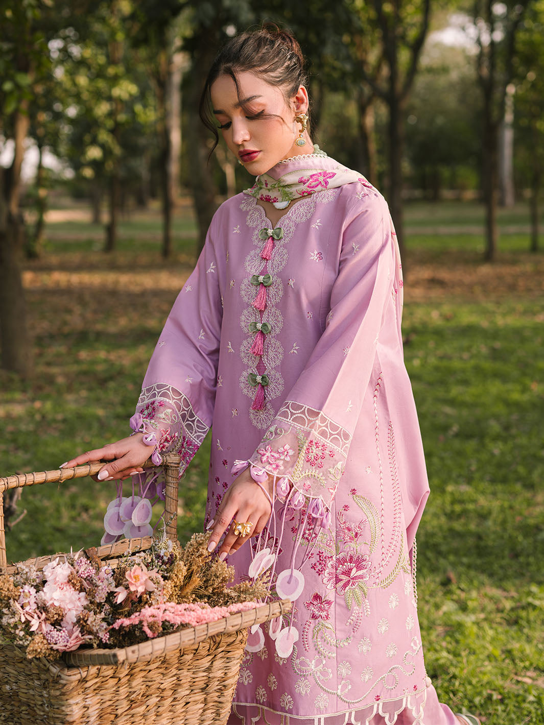 Mahnur | Dahlia Luxury Lawn 25 | Rosa -   Ladies Clothes -  Saira Saqlain