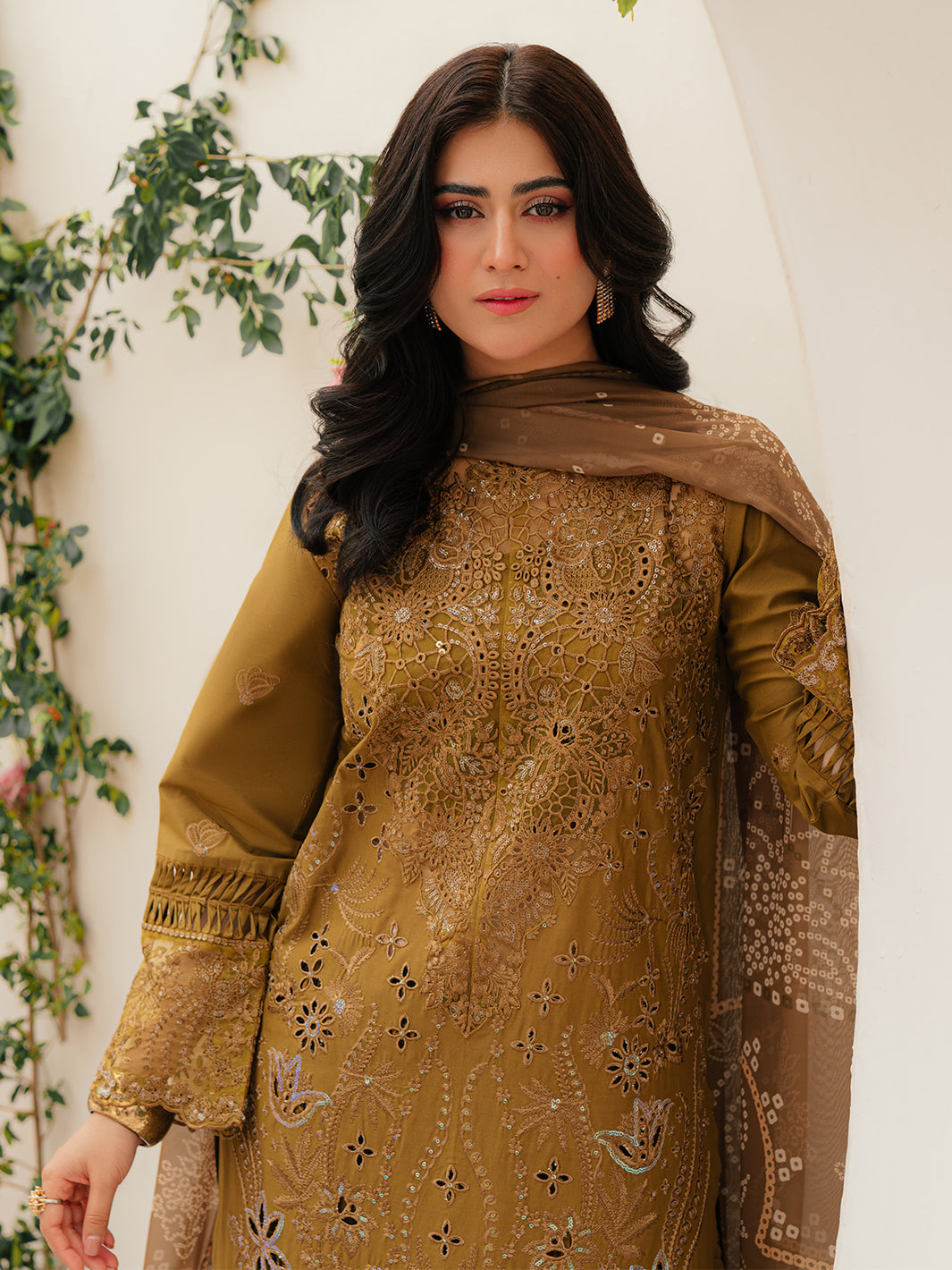 Mahnur | Allenura Luxury Lawn 24 | SIERRA - Saira Saqlain
