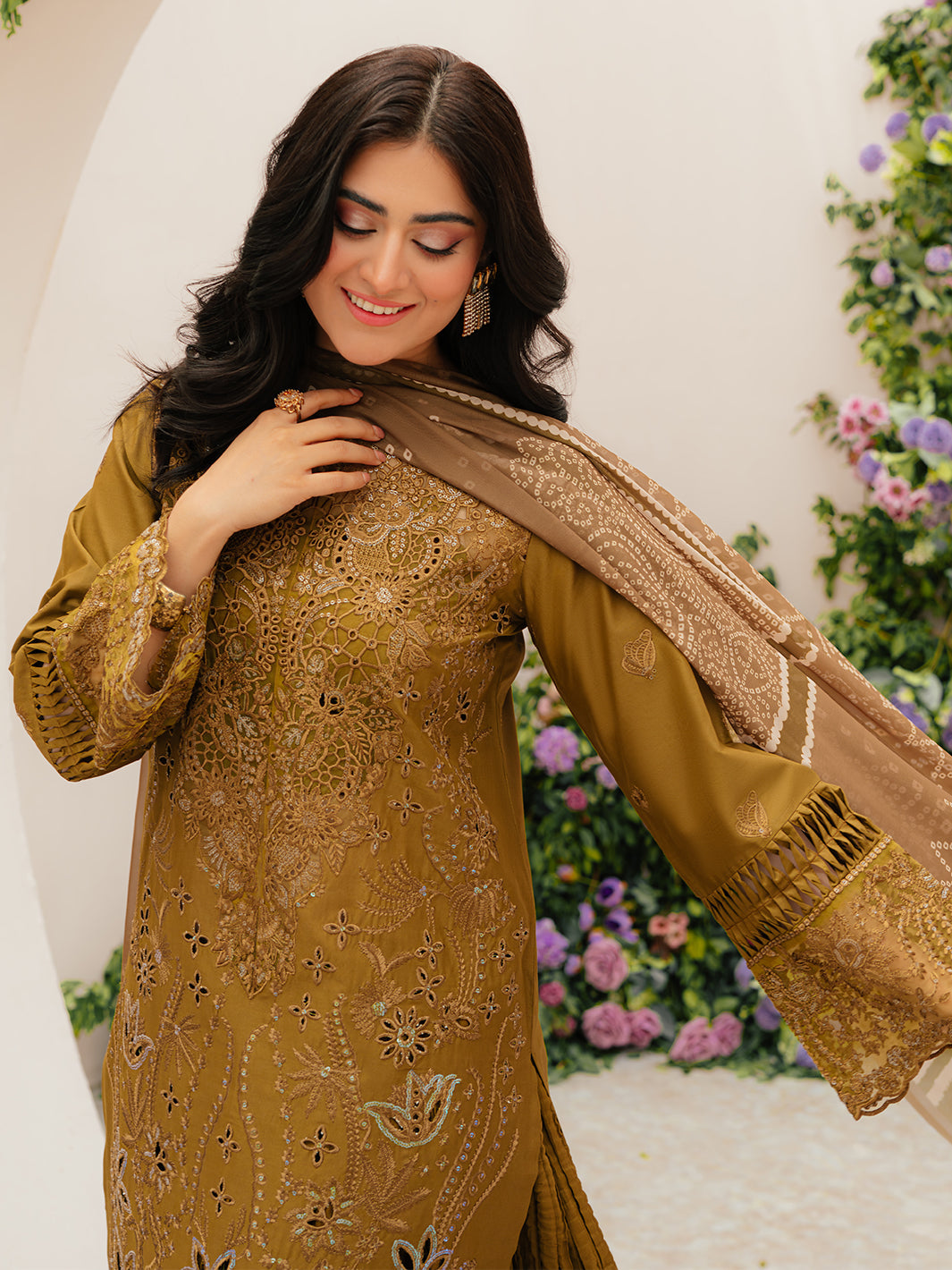 Mahnur | Allenura Luxury Lawn 24 | SIERRA - Saira Saqlain