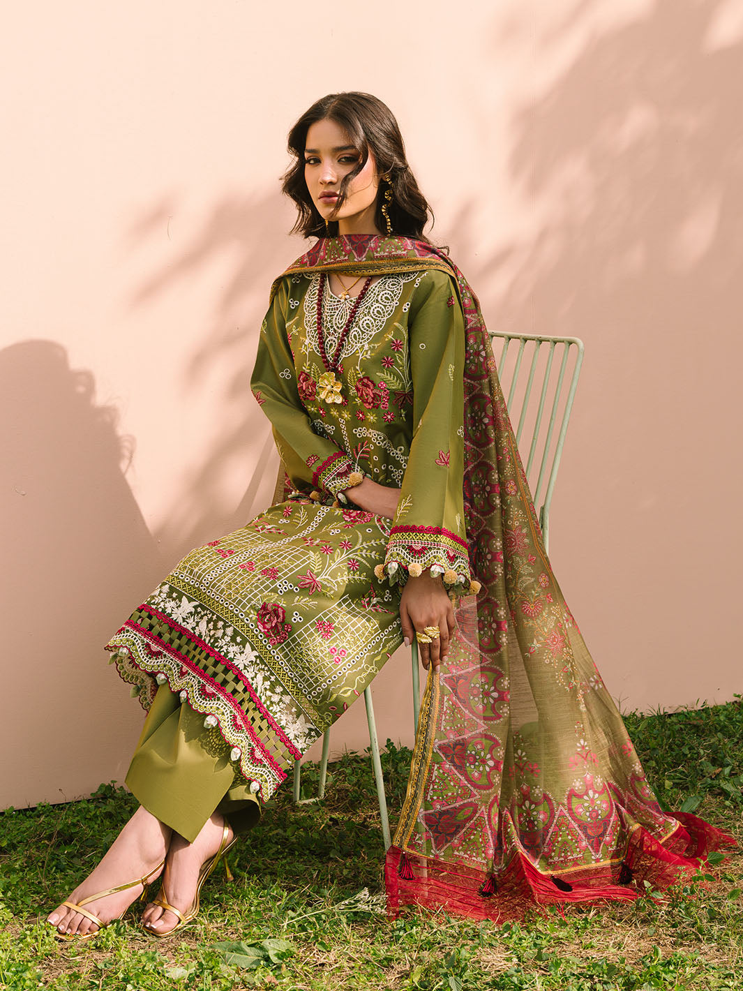 Mahnur | Dahlia Luxury Lawn 25 | Saage -   Ladies Clothes -  Saira Saqlain