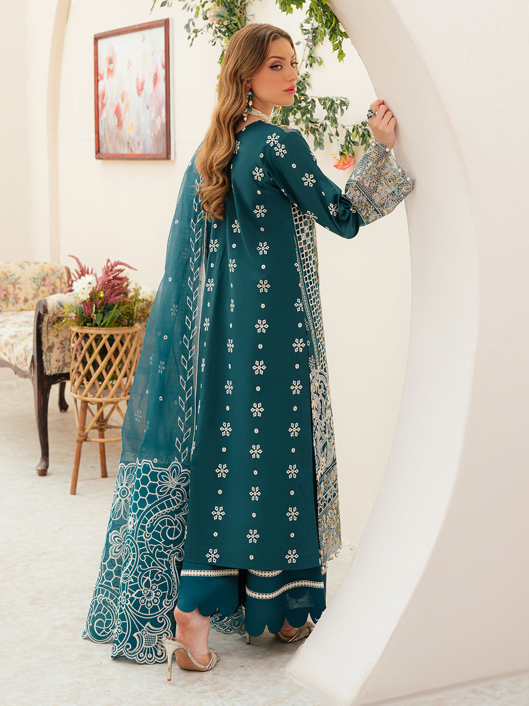 Mahnur | Allenura Luxury Lawn 24 | TUSCANY - Saira Saqlain