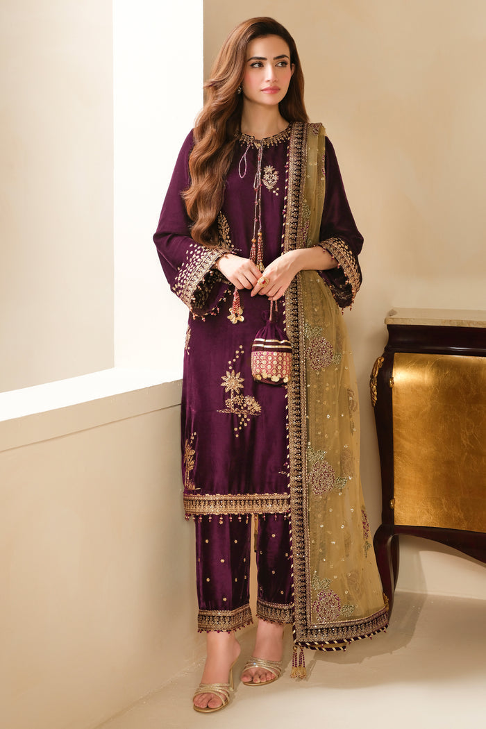 Jazmin | Velvet Edit 24 | VF-2032 - Saira Saqlain