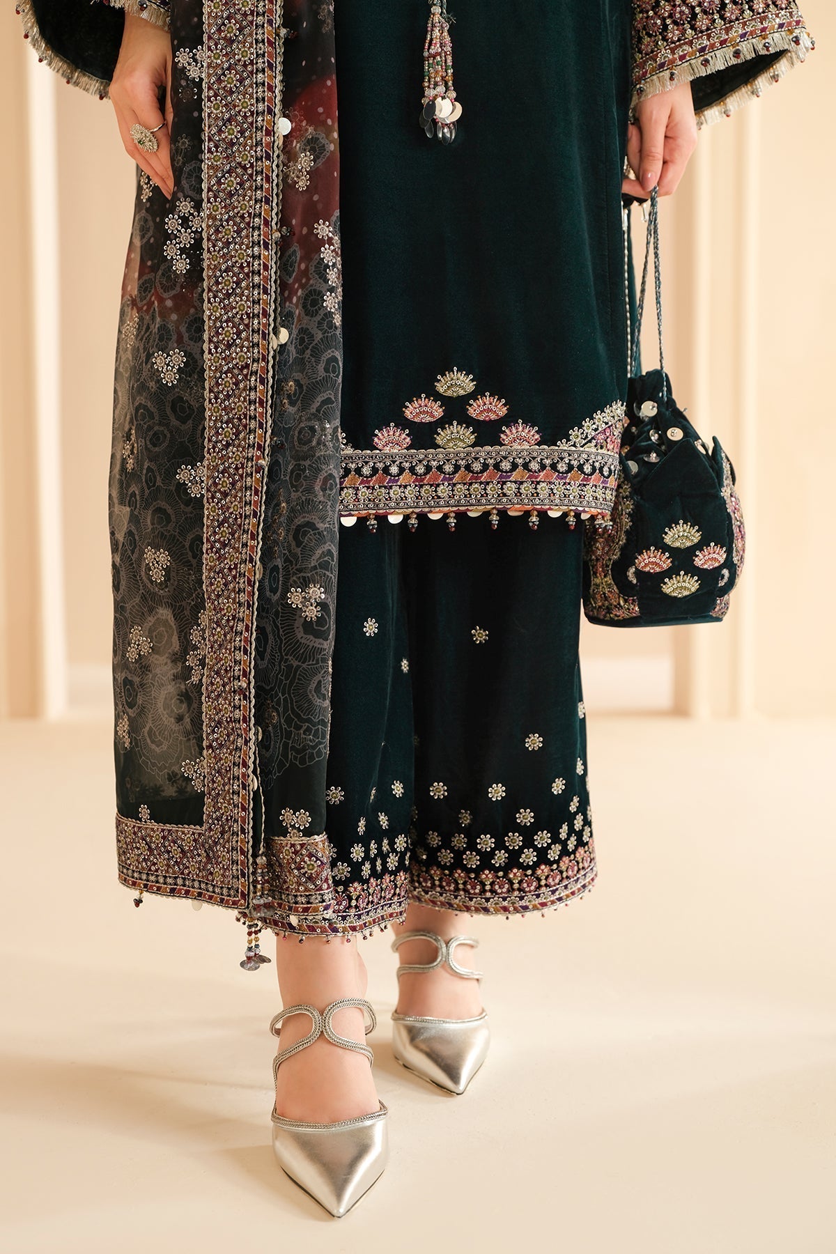 Jazmin | Velvet Edit 24 | Velvet Formal VF-2039 - Saira Saqlain