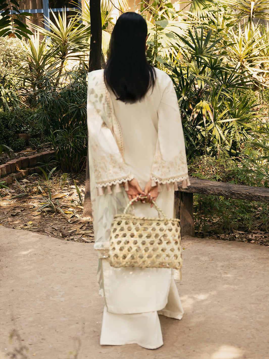 Izel | Dastak Luxury Lawn | MAAHAY - Saira Saqlain
